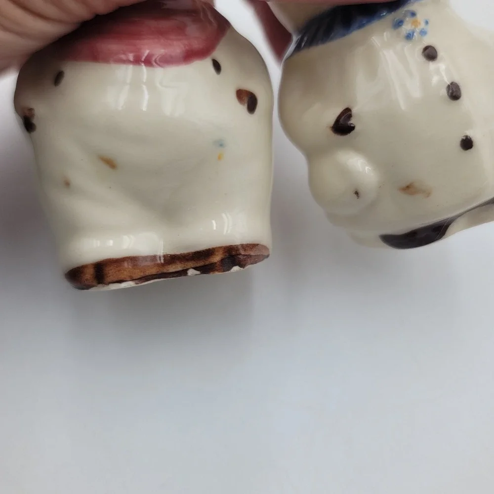 Vintage Shawnee Pottery Smiley and Winnie Pig Salt and Pepper Shakers Set